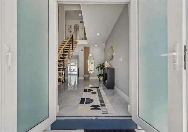 4th image of 933 Eldorado Ave, Clearwater Beach, FL 33767 | MLS# TB8510502