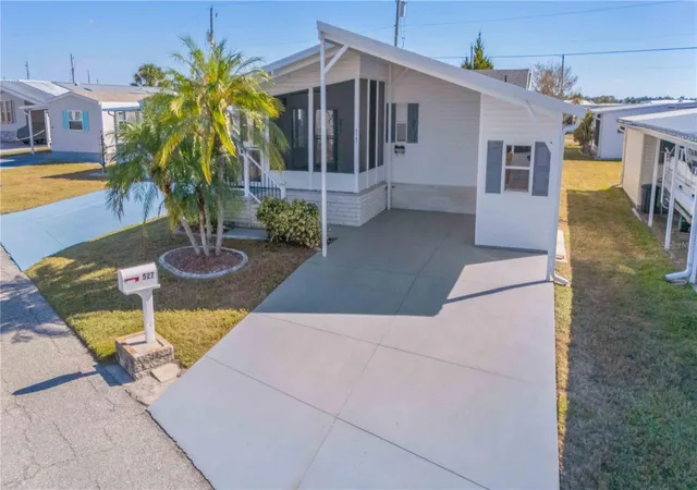 Homes for sale in North Port, FL | 527 Fleetwood St, North Port, FL 34287 | MLS# A4694283