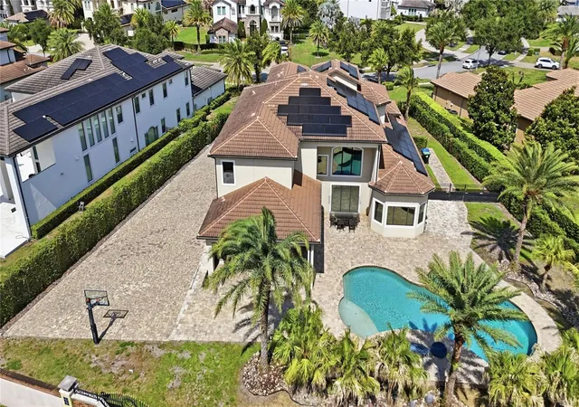 Photo 3 of Single family home for sale at 4303 Isabella Cir, Windermere, FL 34786 | MLS# O6409406 | Listing updated on 2026-10-17