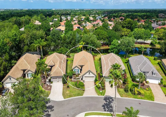 Homes for sale in Bradenton, FL | 7928 Suntree Gln, Bradenton, FL 34202 | MLS# A4694294