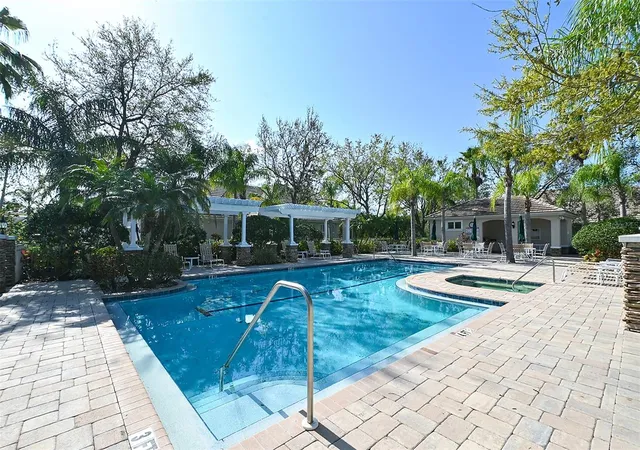 Homes for sale in Bradenton, FL | 7928 Suntree Gln, Bradenton, FL 34202 | MLS# A4694294