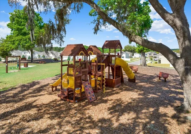 4th image of 13688 Wineberry Dr, Dade City, FL 33525 | MLS# TB8510571