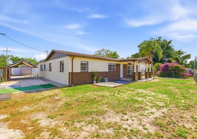 3rd image of 3002 W Haya St, Tampa, FL 33614 | MLS# TB8510579