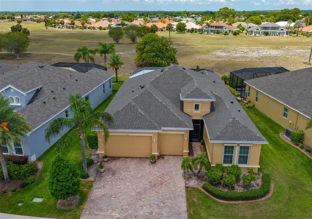 Photo 4 of Single family home for sale at 1719 Pacific Dunes Dr, Sun City Center, FL 33573 | MLS# TB8510603 | Listing updated on 2026-09-12