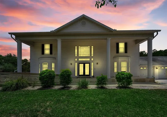 Photo 1 of Mansion for sale at 11046 Lakeview Dr, New Port Richey, FL 34654 | MLS# W7885932 | Listing updated on 2026-08-21