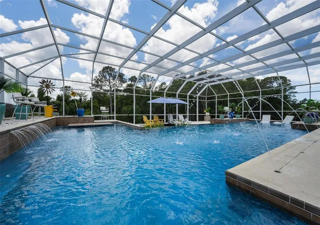 Photo 2 of Mansion for sale at 11046 Lakeview Dr, New Port Richey, FL 34654 | MLS# W7885932 | Listing updated on 2026-08-21