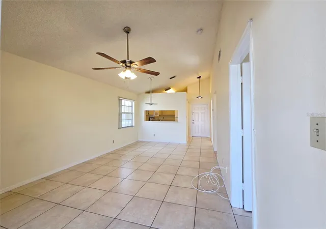 Listing Photo 4 - Condo for sale in building located at 6802 Stones Throw Cir N, ST PETERSBURG, FL 33710 - Unit #14206