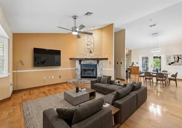 Photo 3 of Single family home for sale at 204 Jefferson Dr, Lake Placid, FL 33852 | MLS# L4962044 | Listing updated on 2026-09-26