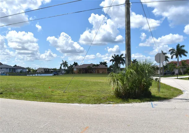 3rd image of 825 Via Tripoli, Punta Gorda, FL 33950 | MLS# A4694334
