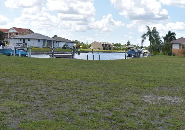 4th image of 825 Via Tripoli, Punta Gorda, FL 33950 | MLS# A4694334