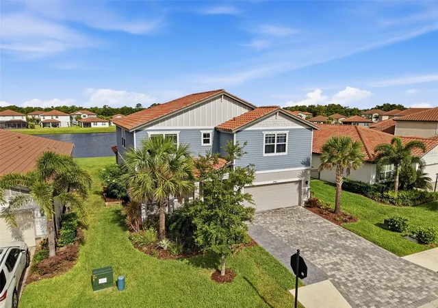 3rd image of 3726 Savanna Palms Ct, Bradenton, FL 34211 | MLS# W7885938