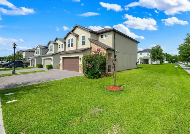 Photo 2 of Single family home for sale at 2948 Crest Dr, Kissimmee, FL 34744 | MLS# O6409508 | Listing updated on 2026-08-27