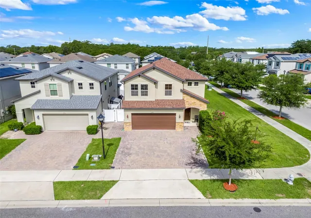 Photo 1 of Single family home for sale at 2948 Crest Dr, Kissimmee, FL 34744 | MLS# O6409508 | Listing updated on 2026-08-27