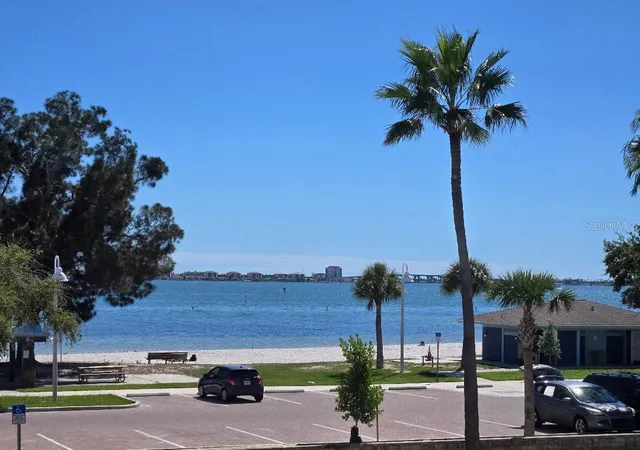 Homes for sale in Gulfport, FL | 5605 Shore Boulevard, Gulfport, FL 33707 | Houzeo