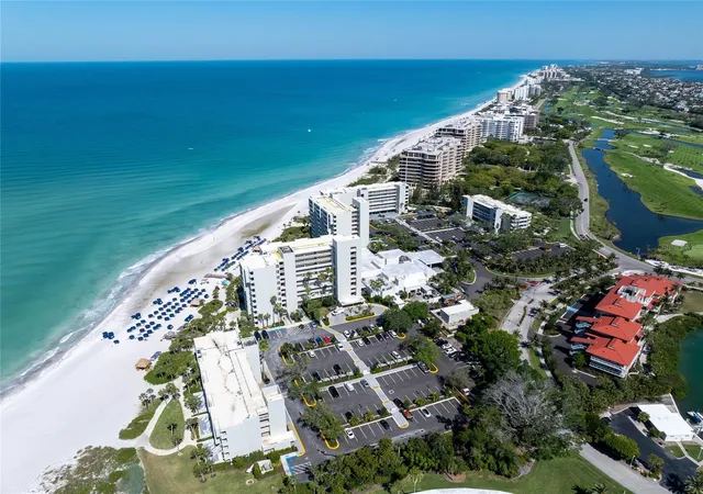 Homes for sale in Longboat Key, FL | 210 Sands Pt Rd, Longboat Key, FL 34228