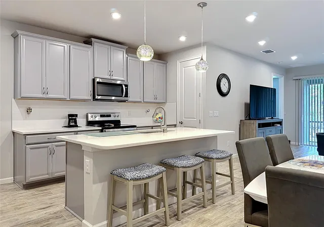 5th image of 3775 Maxwell Park Dr, SUN CITY CENTER, FL 33573