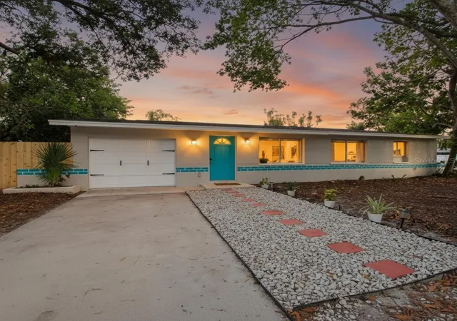 Photo 1 of Sale Pending at 4615 Lords Ave, Sarasota, FL 34231 | MLS# TB8510731 | Listing updated on 2026-07-31
