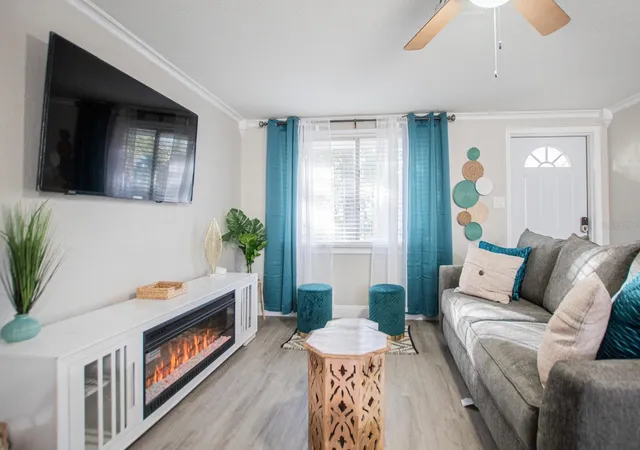 Photo 3 of Sale Pending at 4615 Lords Ave, Sarasota, FL 34231 | MLS# TB8510731 | Listing updated on 2026-07-31