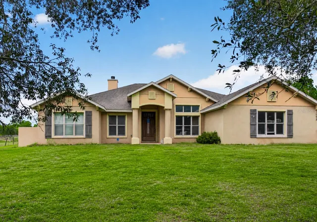 Photo 1 of Single family home for sale at 1098 Nw 165th Court Rd, Dunnellon, FL 34432 | MLS# OM725088 | Listing updated on 2026-09-17