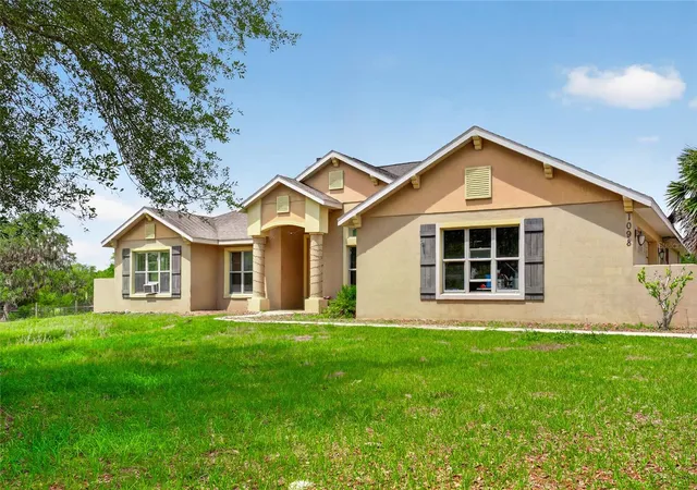 Photo 3 of Single family home for sale at 1098 Nw 165th Court Rd, Dunnellon, FL 34432 | MLS# OM725088 | Listing updated on 2026-09-17