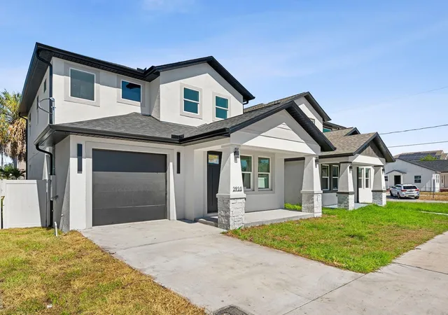 3rd image of 2910 N 21St St, Tampa, FL 33605 | MLS# A4694368