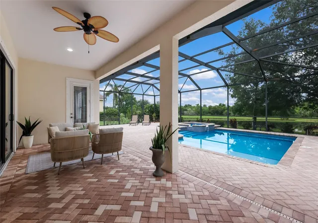 3rd image of 12710 Stone Ridge Pl, Lakewood Ranch, FL 34202 | MLS# A4694370