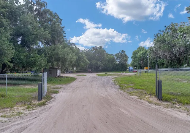 13th image of 1751 E Hwy 329, Citra, FL 32113 | MLS# G5112640