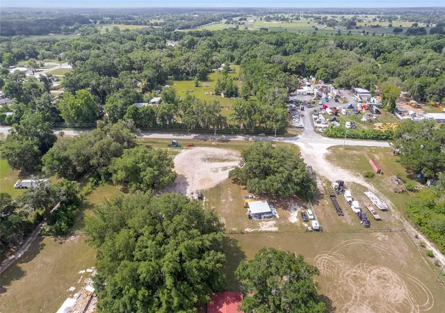 3rd image of 1751 E Hwy 329, Citra, FL 32113 | MLS# G5112640