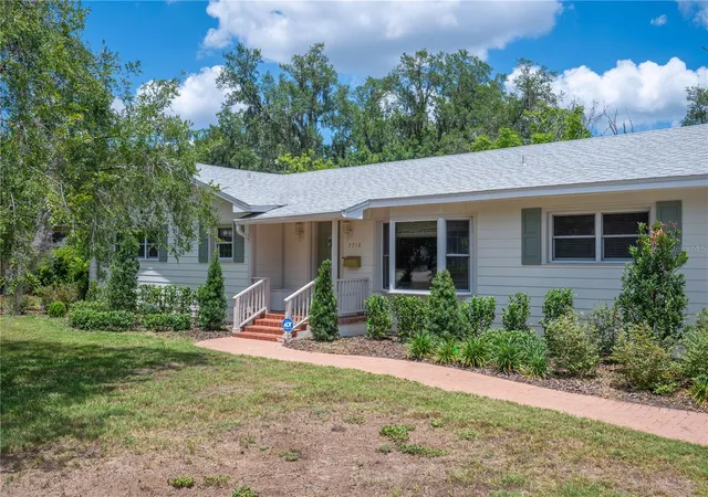 Homes for sale in Lakeland, FL | 2718 Berkeley Ave, Lakeland, FL 33803 | MLS# L4962058