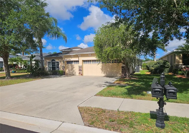 4th image of 118 Peony Ct, Bradenton, FL 34212 | MLS# A4694374