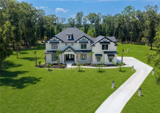 Single family home for sale at 285 SW Hermitage Glen, HIGH SPRINGS, FL 32643 | MLS# GC540486