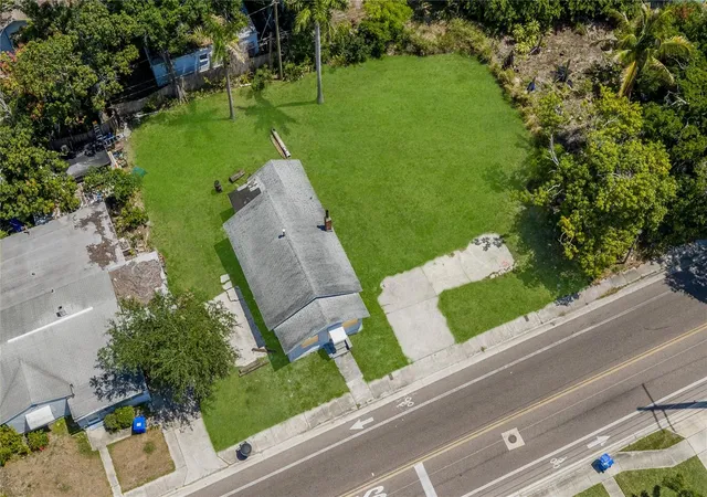 3rd image of 2001 15Th Ave S, Saint Petersburg, FL 33712 | MLS# TB8510778