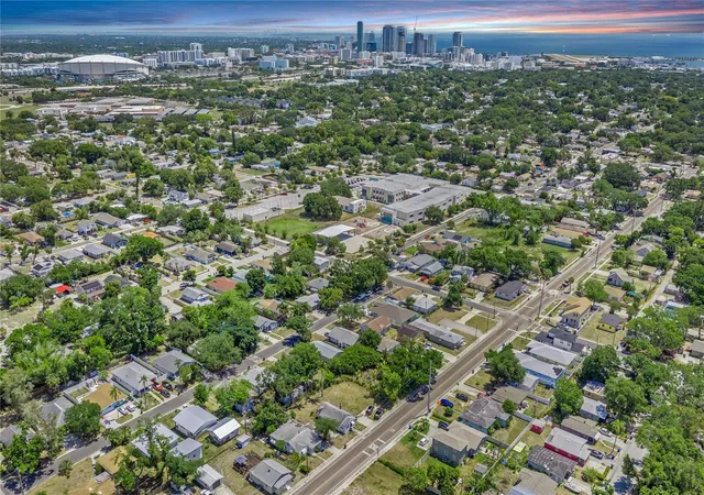 4th image of 2001 15Th Ave S, Saint Petersburg, FL 33712 | MLS# TB8510778