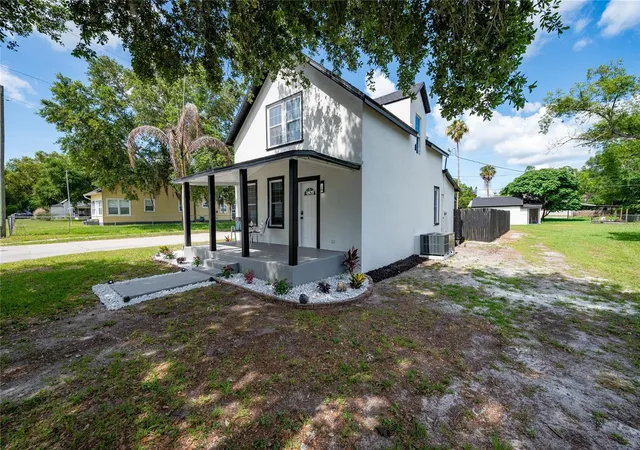 Photo 2 of Single family home for sale at 922 Delaware Ave, Saint Cloud, FL 34769 | MLS# O6409604 | Listing updated on 2026-08-27