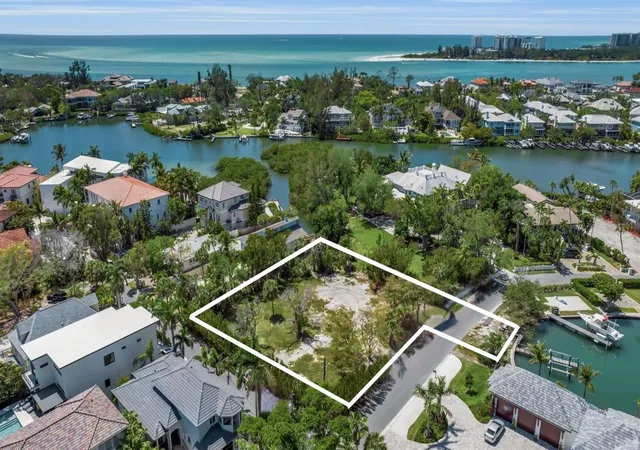 Photo 1 of Land for sale at 0 Roberts Point Rd, Sarasota, FL 34242 | MLS# A4694385 | Listing updated on 2026-08-10