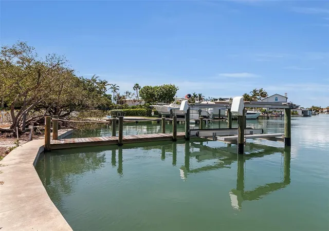 Photo 4 of Land for sale at 0 Roberts Point Rd, Sarasota, FL 34242 | MLS# A4694385 | Listing updated on 2026-08-10