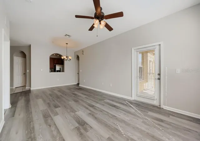 Listing Photo 5 - Condo for sale in building located at 6380 Contessa Dr, Orlando, FL 32829 - Unit #304