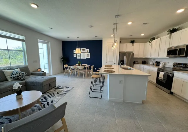 Photo 2 of Townhouse for sale at 661 Longboat Dr, Davenport, FL 33896 | MLS# O6409632 | Listing updated on 2026-08-11