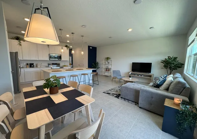 Photo 3 of Townhouse for sale at 661 Longboat Dr, Davenport, FL 33896 | MLS# O6409632 | Listing updated on 2026-08-11