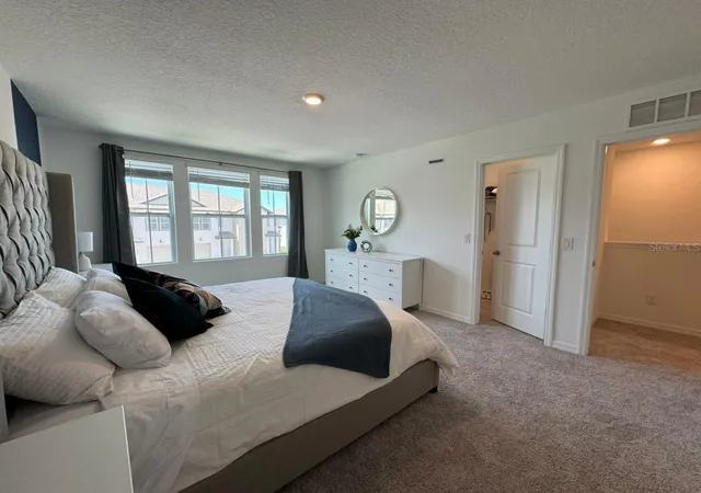 Photo 4 of Townhouse for sale at 661 Longboat Dr, Davenport, FL 33896 | MLS# O6409632 | Listing updated on 2026-08-11