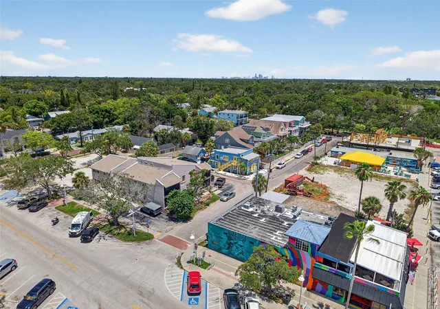 2nd image of 5925 Shore Blvd S, GULFPORT, FL 33707