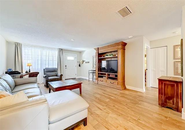5th image of 5925 Shore Blvd S #107, Gulfport, FL 33707 | MLS# TB8510812