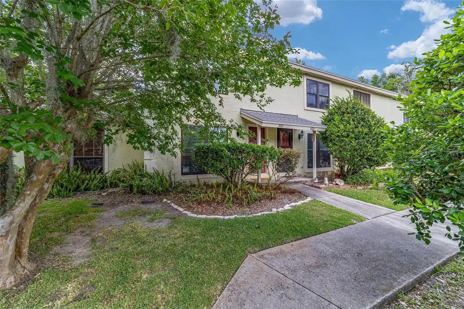 Listing Photo 1 - Condo for sale in 1701 Se 24Th Rd located at 1701 Se 24Th Rd, OCALA, FL 34471 - Unit #102