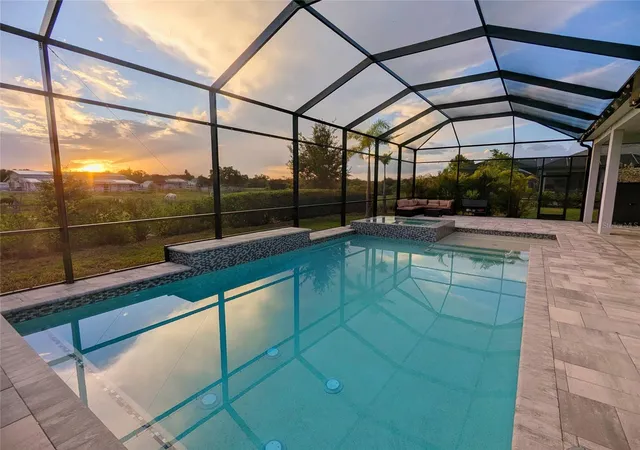Photo 1 of Single family home for sale at 4645 Antrim Dr, Sarasota, FL 34240 | MLS# A4694391 | Listing updated on 2026-09-14