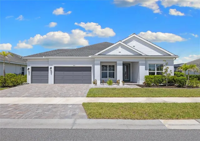 Photo 2 of Single family home for sale at 4645 Antrim Dr, Sarasota, FL 34240 | MLS# A4694391 | Listing updated on 2026-09-14