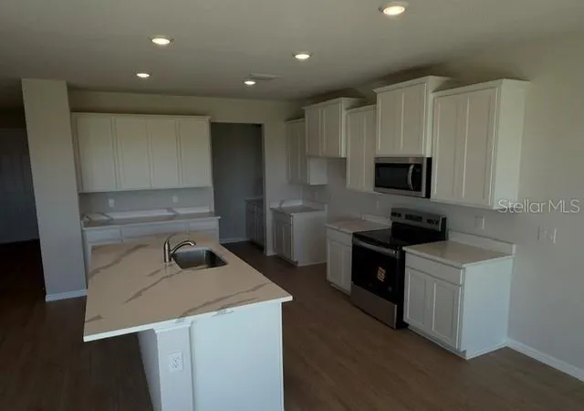 Photo 2 of Single family home for sale at 5432 Silver Moonlight Dr, Palmetto, FL 34221 | MLS# A4694392 | Listing updated on 2026-10-08