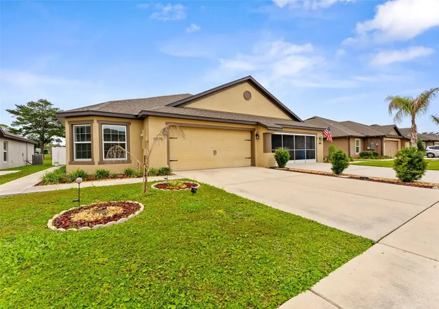 Photo 3 of House for sale at 8975 Southern Charm Cir, Brooksville, FL 34613 | MLS# TB8510828 | Listing updated on 2026-08-06