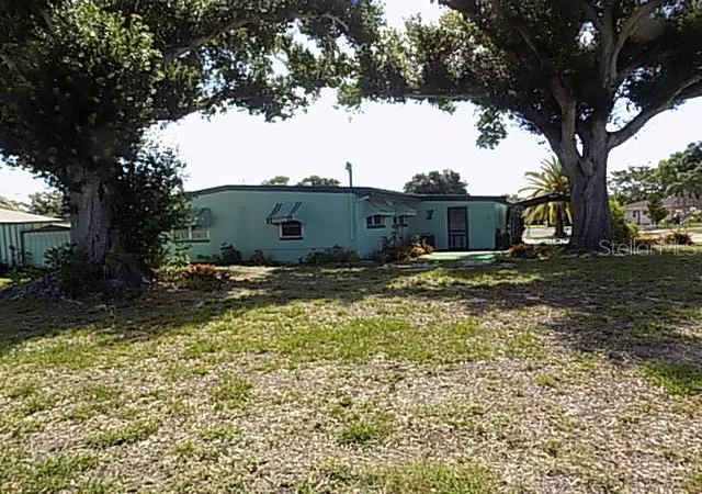 3rd image of 1000 Dartmouth Dr, Bradenton, FL 34207 | MLS# A4694396