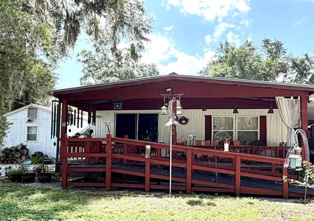 Homes for sale in Lake Panasoffkee, FL | 3315 Cr 431n, Lake Panasoffkee, FL 33538 | MLS# OM725119