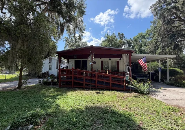 Homes for sale in Lake Panasoffkee, FL | 3315 Cr 431n, Lake Panasoffkee, FL 33538 | MLS# OM725119
